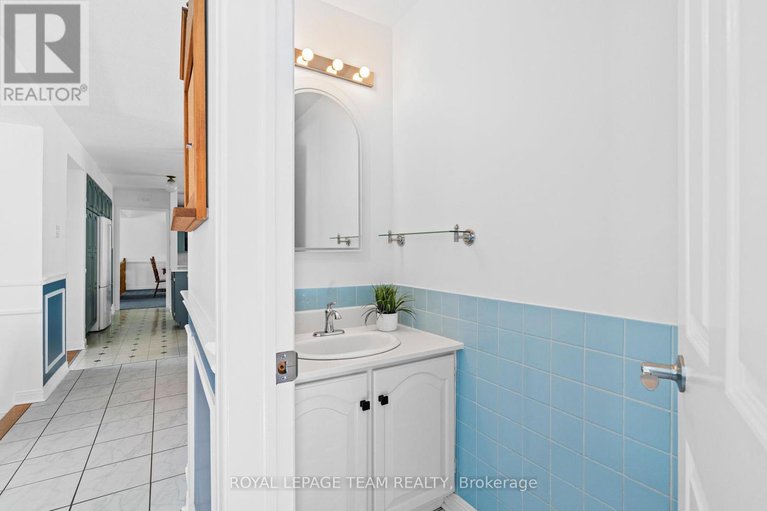 28339278/5517-cedar-drive/manotick-east-to-manotick-station/ottawa/ontario/K4M1B4_20