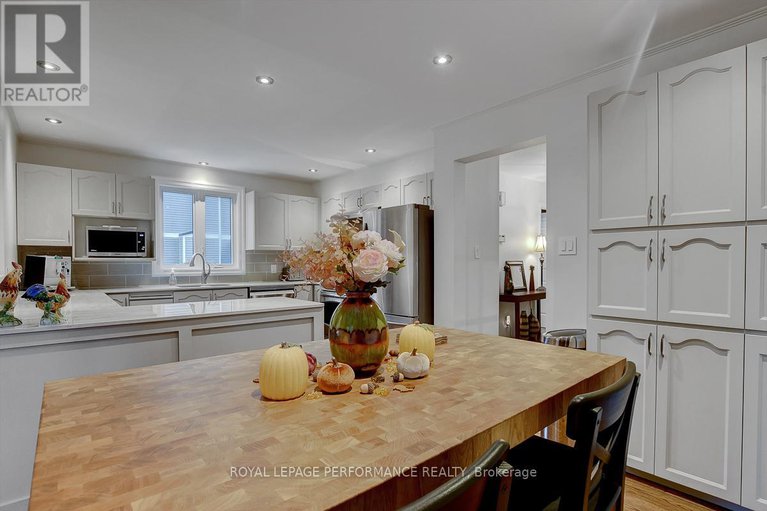 29434001/32-parklands-avenue/village-of-russell/russell/ontario/K4R1A2_16