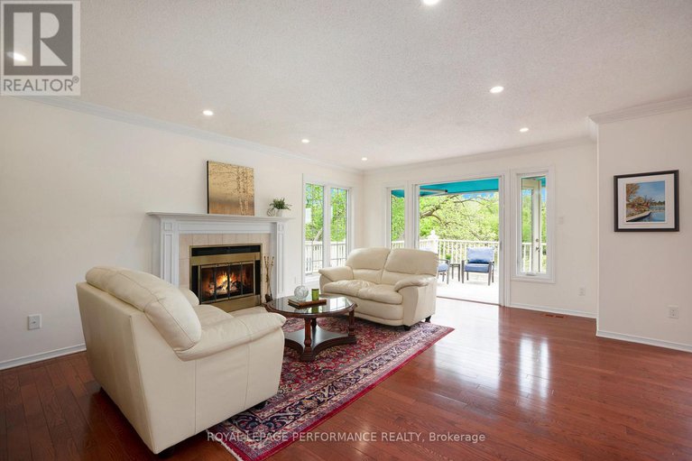 28643500/81-waterford-drive/pineglencountry-place/ottawa/ontario/K2E7V4_22