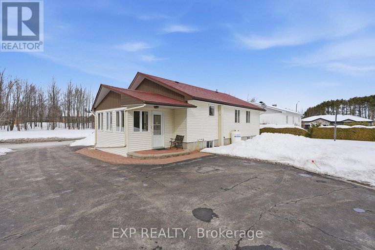 29393358/1776-labonte-street/clarencerockland-twp/clarence-rockland/ontario/K0A1N0_3