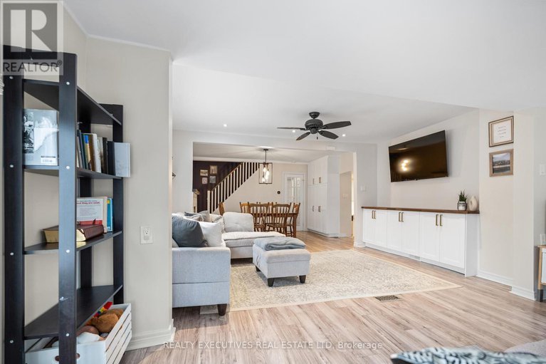 29206481/493-gladstone-street/winchester/north-dundas/ontario/K0C2K0_12