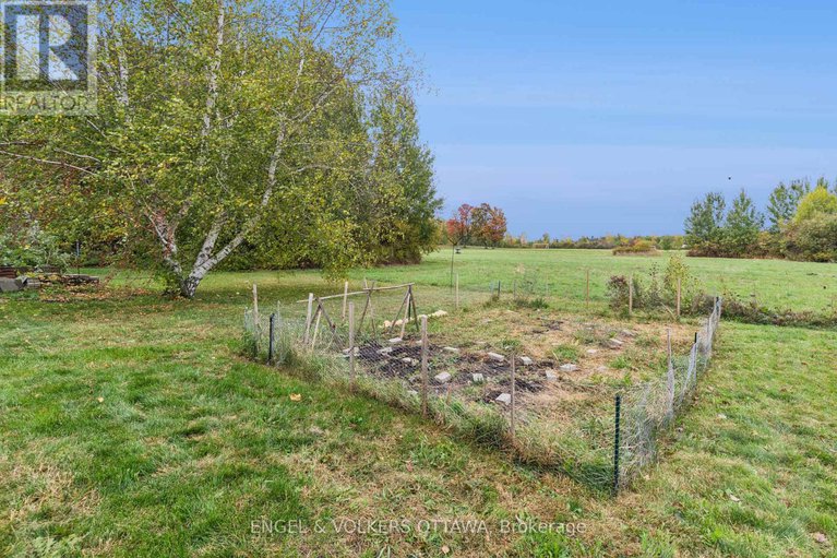 28966658/161-des-pins-street/village-of-russell/russell/ontario/K4R0B9_45