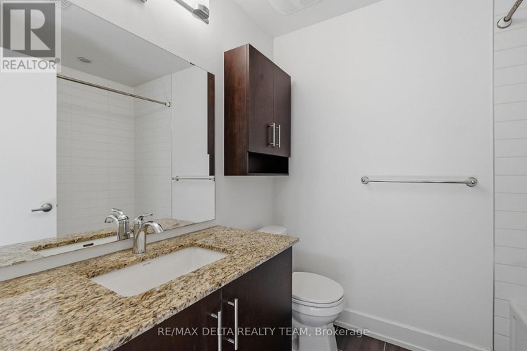 29301547/6-33-bergeron-private/chapel-hill/ottawa/ontario/K1C0C2_21