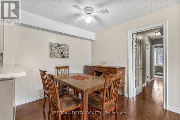 28888821/110-1825-marsala-crescent/fallingbrookpineridge/ottawa/ontario/K4A2E7_12