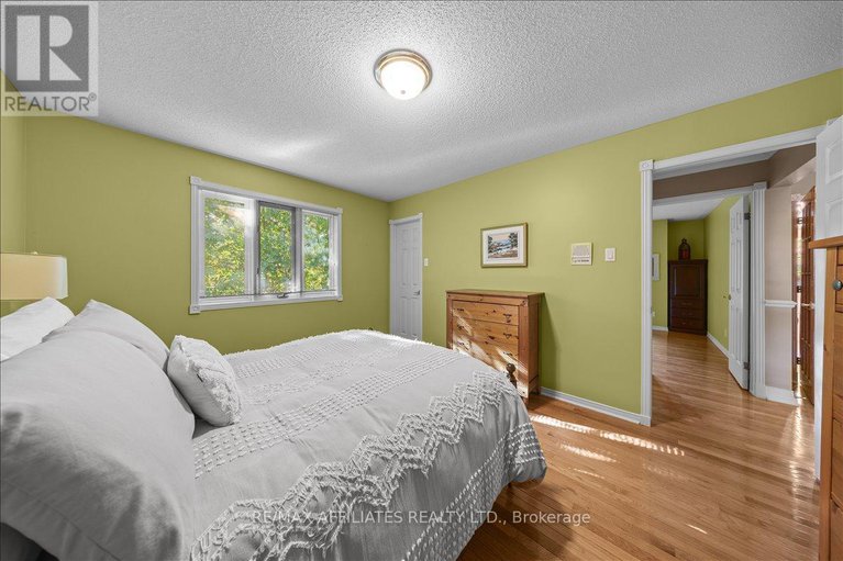 28874344/1266-barnwell-crescent/navan/ottawa/ontario/K4B1K4_26