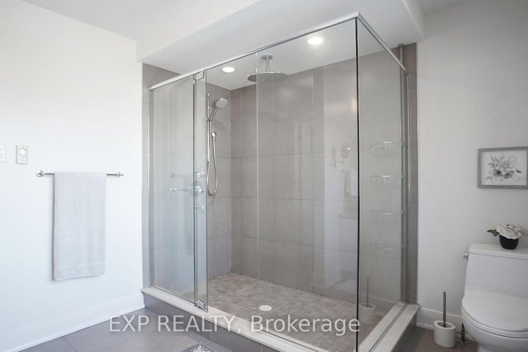 28293980/17-chesswood-court/pineglencountry-place/ottawa/ontario/K2E7E3_23