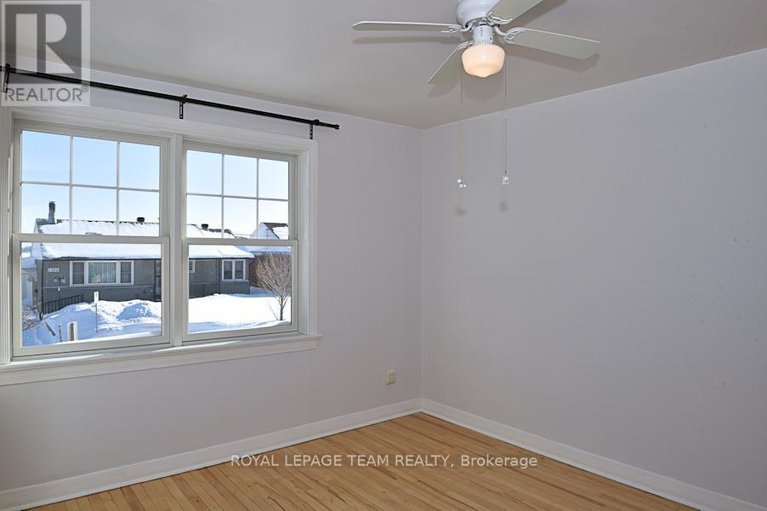 29378694/1305-kingston-avenue/carlington/ottawa/ontario/K1Z8K9_16