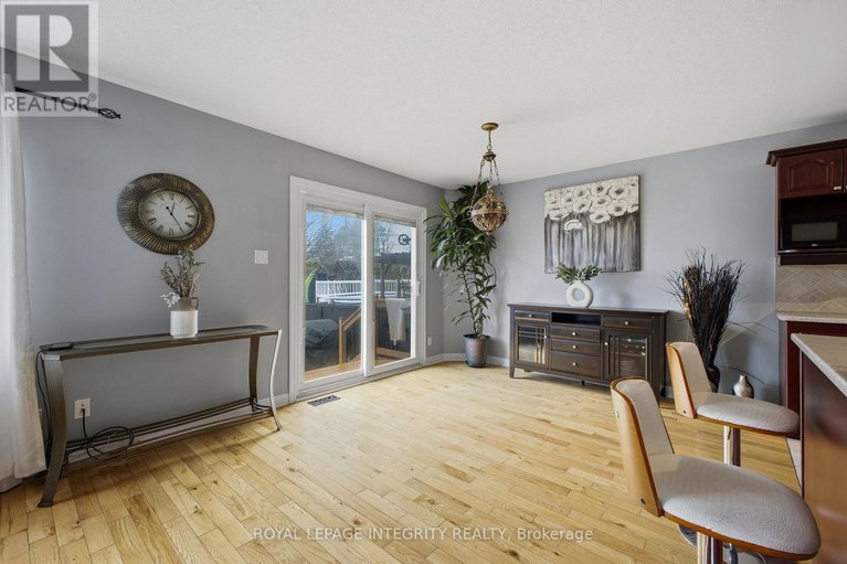 29623866/2195-patricia-street/town-of-rockland/clarence-rockland/ontario/K4K1V8_12