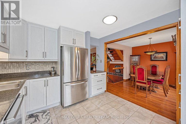 28904368/427-mockingbird-drive/chatelaine-village/ottawa/ontario/K1E2A8_15