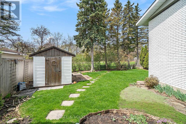 28290206/1805-applegrove-court/beacon-hill-south/ottawa/ontario/K1J6S4_33
