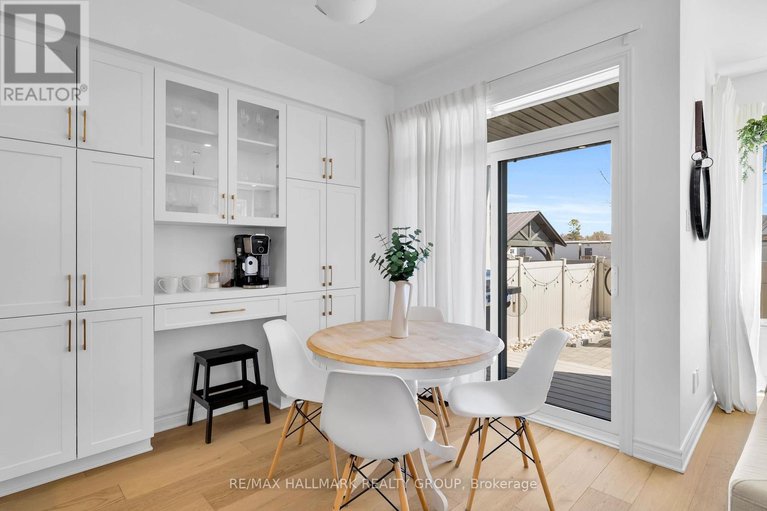 29635213/112-crevasse-road/mer-bleuebradley-estatesanderson-park/ottawa/ontario/K1W0P9_26