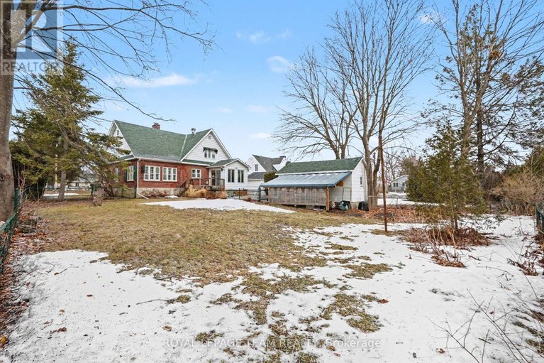 29474751/104-van-buren-street/kemptville/north-grenville/ontario/K0G1J0_31