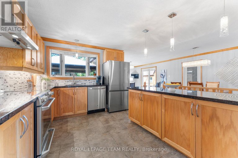 28943825/1-stillwater-drive/crystal-beach/ottawa/ontario/K2H5J9_17
