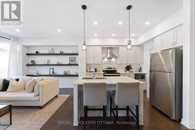 29006127/781-cairn-crescent/mer-bleuebradley-estatesanderson-park/ottawa/ontario/K1W0P7_15