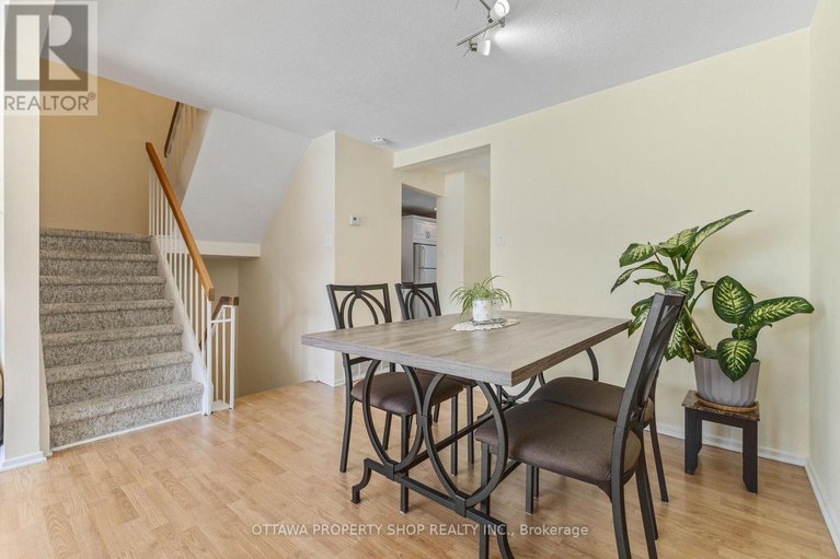 29416956/d-20-benlea-drive/tanglewood/ottawa/ontario/K2G4A8_8