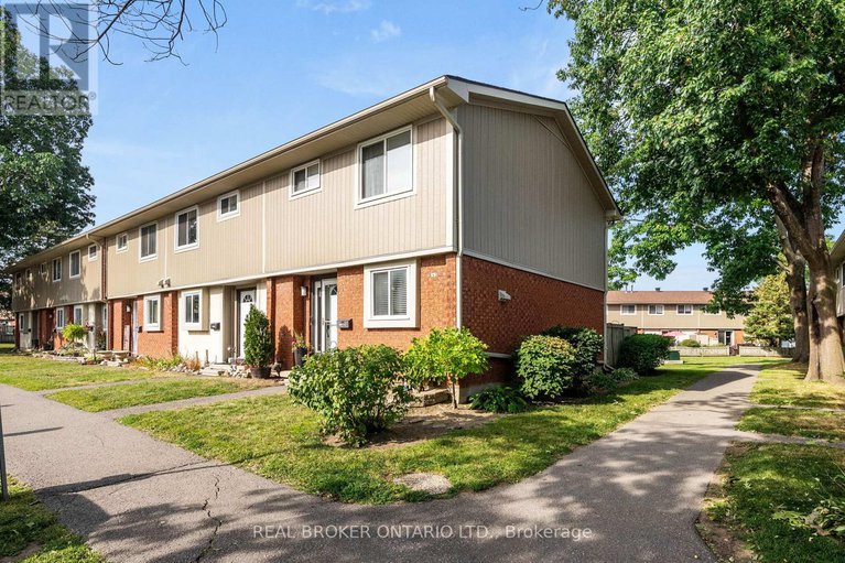 28983719/a-3911-old-richmond-road/arbeatha-park/ottawa/ontario/K2H8T9_2