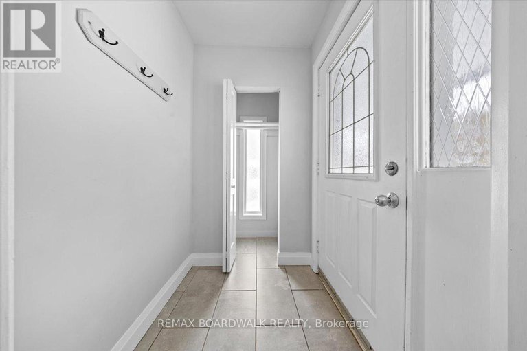 29447126/21-turtleback-way-drive/stittsville-south/ottawa/ontario/K2S1P8_4