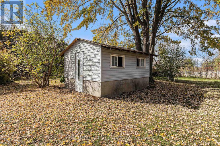 29000784/203-adelaide-street/almonte/mississippi-mills/ontario/K0A1A0_36