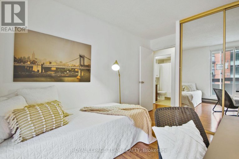28399342/701-141-somerset-street-w/ottawa-centregolden-triangle/ottawa/ontario/K2P2H1_29