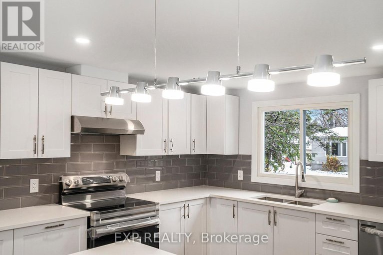 29103619/35-lazy-nol-court/fringewood/ottawa/ontario/K2S1T5_11