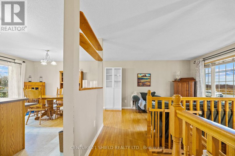 29127984/22032-old-highway-2-highway/south-glengarry-lancaster-twp/south-glengarry/ontario/K0C1E0_21