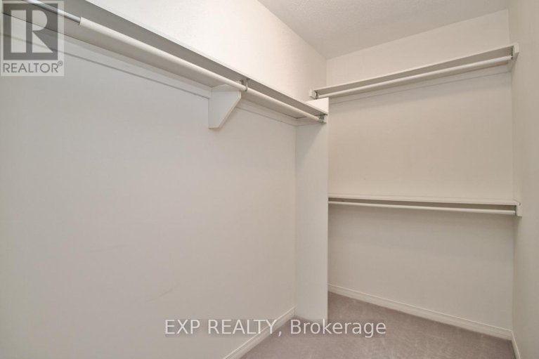 28815931/2127-lauzon-street/fallingbrookgardenway-south/ottawa/ontario/K4A3K7_17