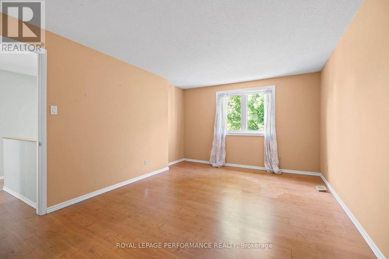 28857396/198-park-grove-drive/queenswood-heights-south/ottawa/ontario/K1E2T1_25