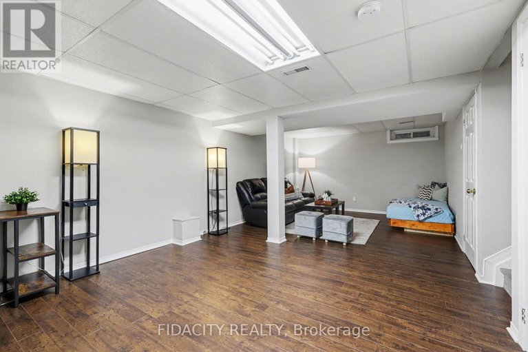 29538560/1-kathleen-crescent/stittsville-central/ottawa/ontario/K2S1L6_25