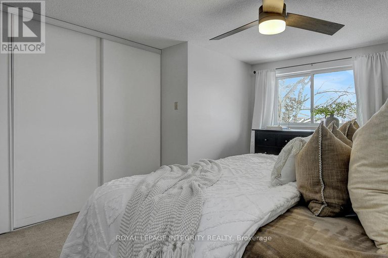 29178454/34-stokes-crescent/glencairnhazeldean/ottawa/ontario/K2L2Z4_16