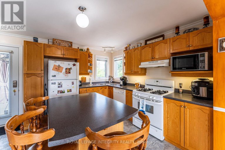 28715412/14977-country-rd-2-road/south-stormont-osnabruck-twp/south-stormont/ontario/K0C1M0_9