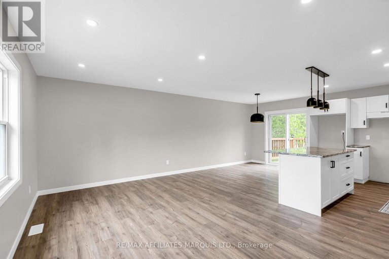 28328340/18222-patrick-street/south-glengarry-charlottenburgh-twp/south-glengarry/ontario/K0C2J0_8