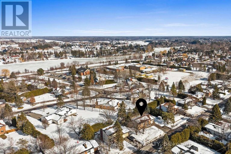 29455651/5329-driscoll-drive/manotick-long-island-nicholls-island/ottawa/ontario/K4M1E3_47