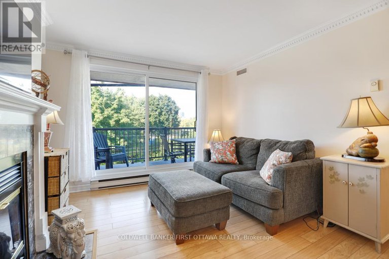 28915900/303-939-north-river-road/overbrook/ottawa/ontario/K1K3V2_18