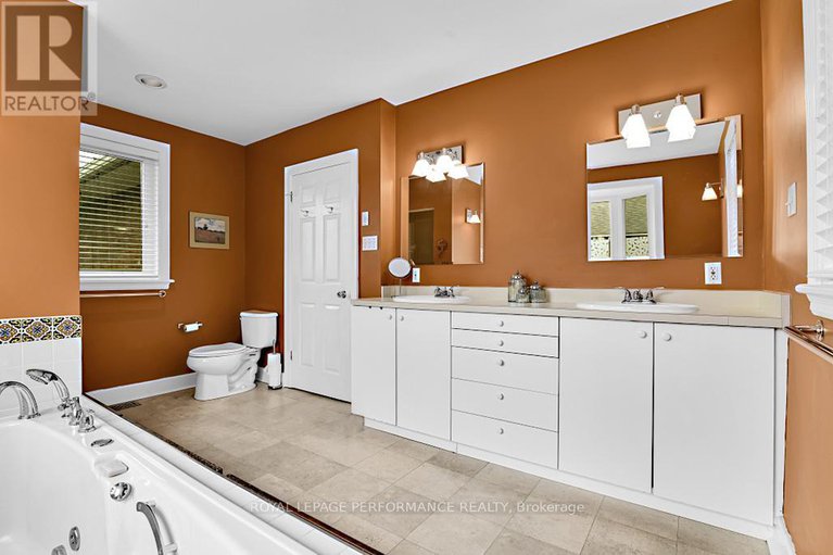 28274254/2043-riverside-drive/faircrest-heights/ottawa/ontario/K1H7X1_19