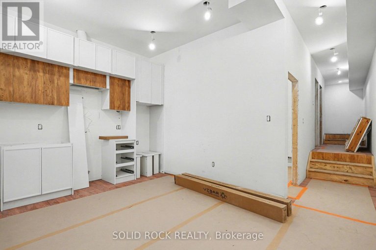 29669968/838-alpine-avenue/queensway-terrace-north/ottawa/ontario/K2B5R6_24