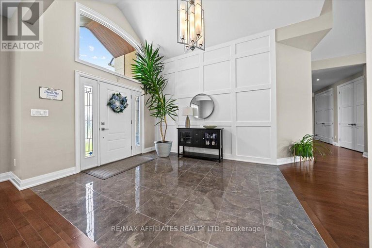 28632314/1610-linkland-court/cumberland-estates/ottawa/ontario/K4C0A5_3