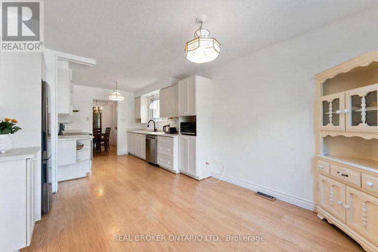 28756532/77-priam-way/westcliffe-estates/ottawa/ontario/K2H8S7_19