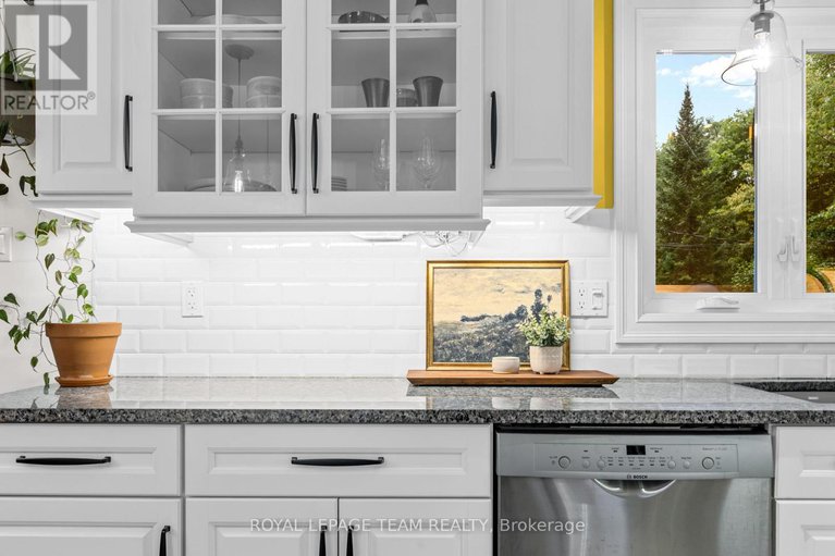 28906375/126-constance-bay-road/constance-bay/ottawa/ontario/K0A3M0_13