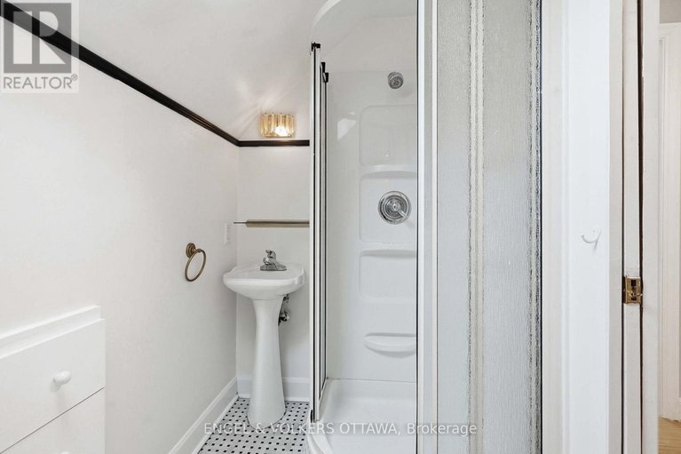 29121970/1238-cheverton-avenue/alta-vista/ottawa/ontario/K1H7P6_16