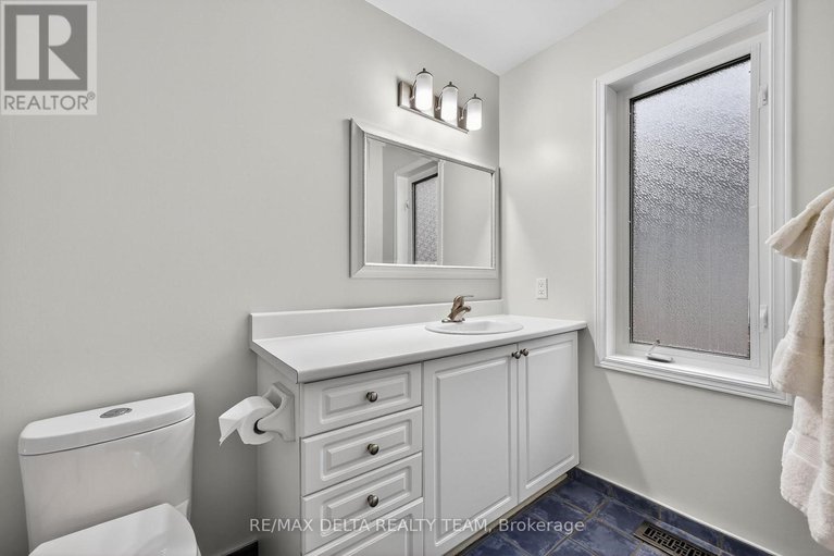 28970170/63-highwood-private/viscount-alexander-park/ottawa/ontario/K1K4X6_21