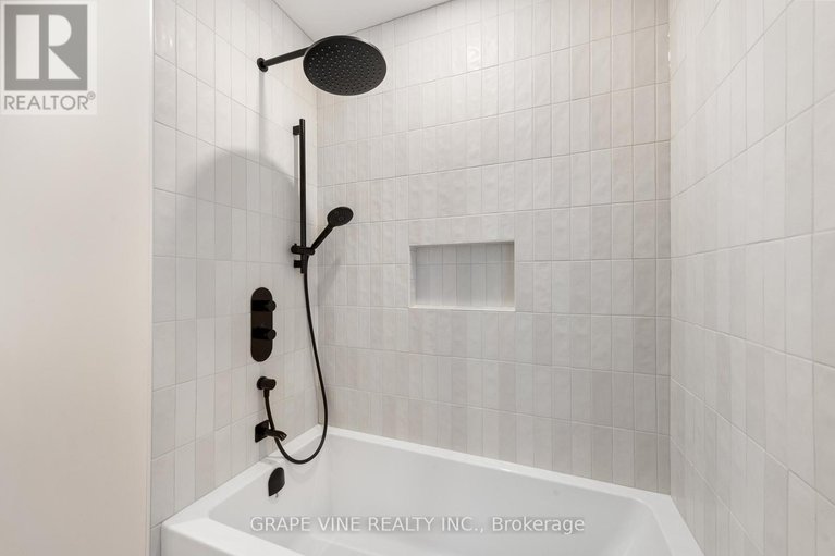 29295931/1108a-falaise-road/borden-farmstewart-farmcarleton-heightsparkwood-hills/ottawa/ontario/K2E6R2_27