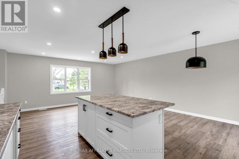 28328340/18222-patrick-street/south-glengarry-charlottenburgh-twp/south-glengarry/ontario/K0C2J0_18