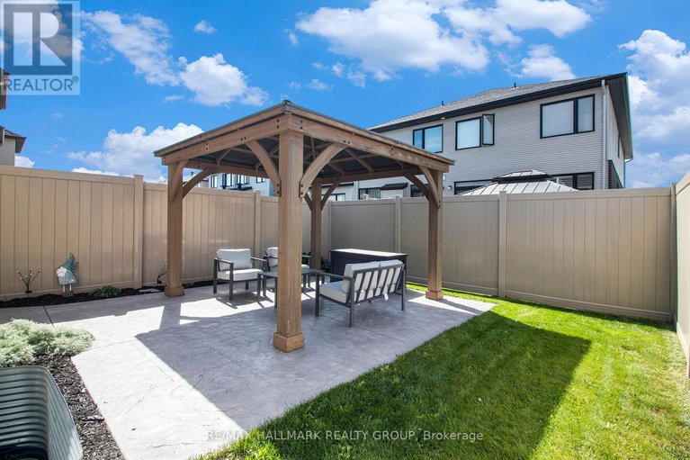 28862057/754-cairn-crescent/mer-bleuebradley-estatesanderson-park/ottawa/ontario/K1W0P4_37
