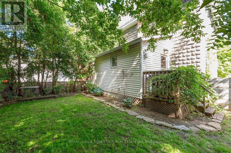 28631022/6-foster-avenue/smiths-falls/smiths-falls/ontario/K7A1K1_6