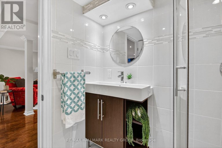 29111123/668-bowercrest-crescent/riverside-southgloucester-glen/ottawa/ontario/K1V2M2_43