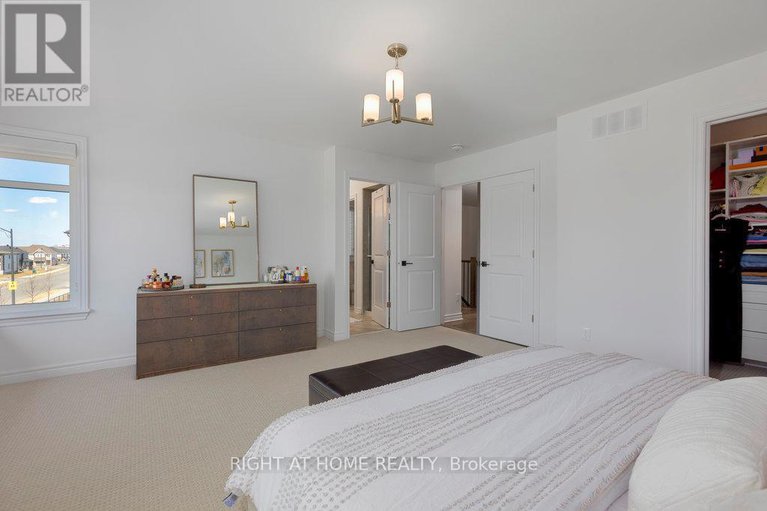 28163339/4511-kelly-farm-drive/blossom-parkkemp-parkfindlay-creek/ottawa/ontario/K1X0E7_27