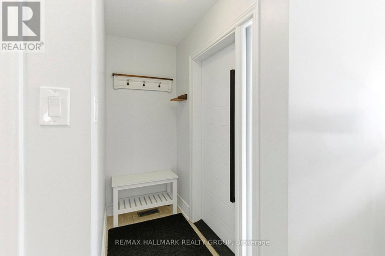 29310032/907-innswood-drive/mckellar-heightsglabar-park/ottawa/ontario/K2A3R9_5