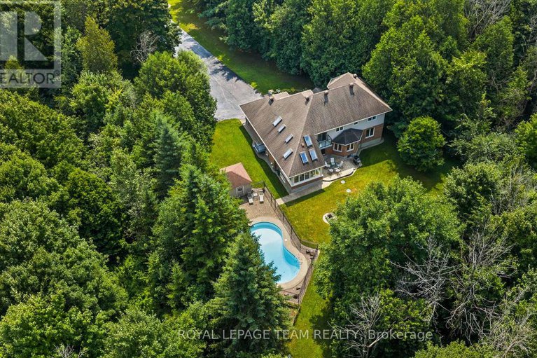 28734411/10-weldale-drive/rural-kanata-central/ottawa/ontario/K2W1A9_48