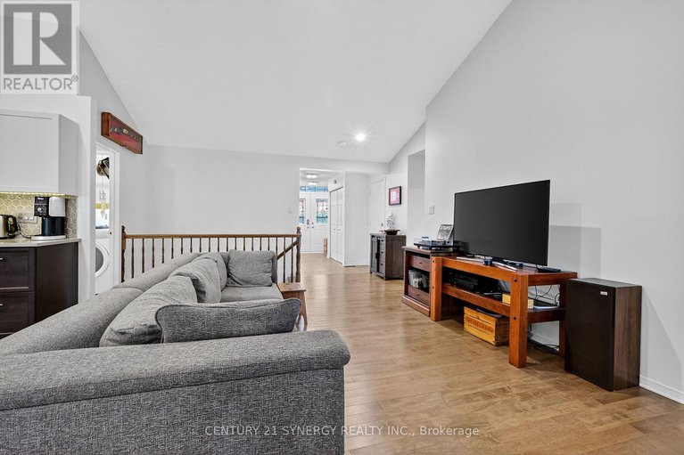 28935783/47-18-oyster-bay-court/stittsville-central/ottawa/ontario/K2S1H3_21