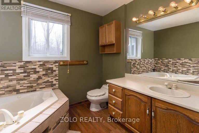 29407325/1183-ebbs-bay-road/drummond-n-elmsley-drummond-twp/drummondnorth-elmsley/ontario/K7C3P1_25